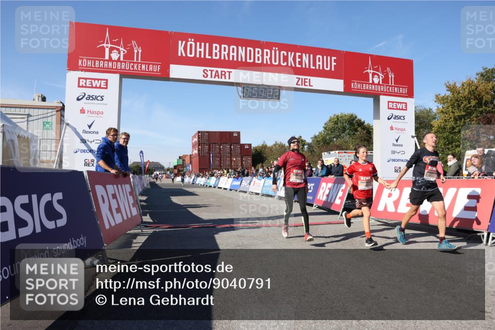 03.10.2025 - Köhlbrandbrückenlauf Lena Gebhardt http://msf.ph/oto/9040791 03.10.2025 12:57:22 Ziel 4150, 4186, 4251, 5699, 5926, 6015 meine-sportfotos.de
