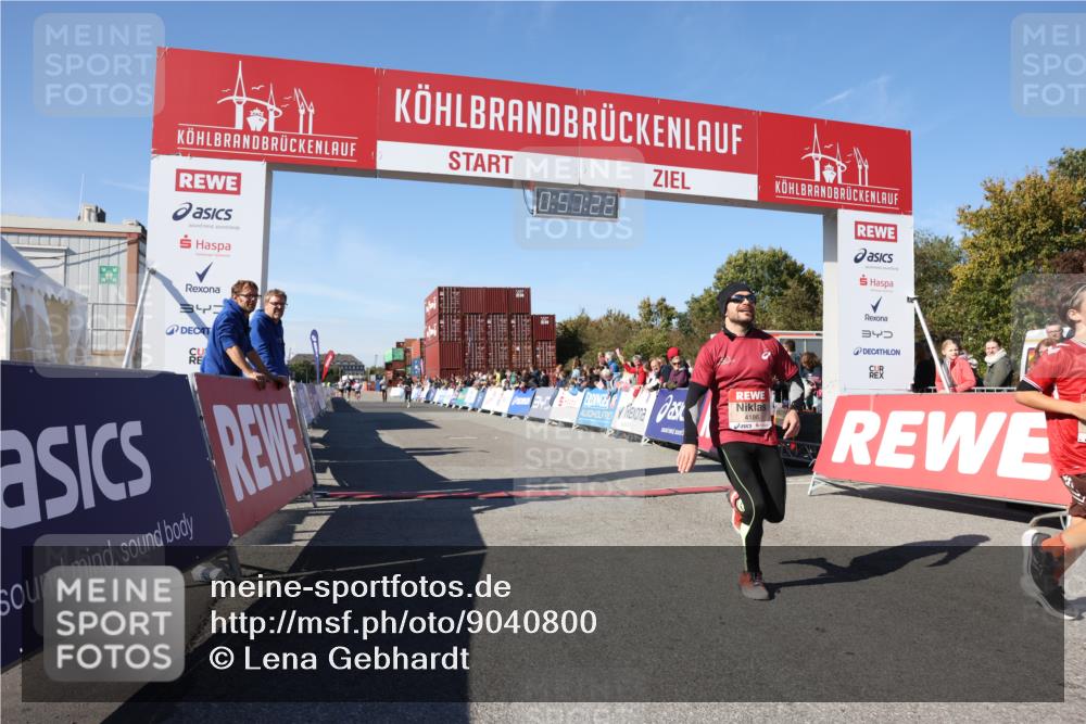03.10.2025 - Köhlbrandbrückenlauf Lena Gebhardt http://msf.ph/oto/9040800 03.10.2025 12:57:23 Ziel 4150, 4186, 4251, 5699, 5926, 6015 meine-sportfotos.de