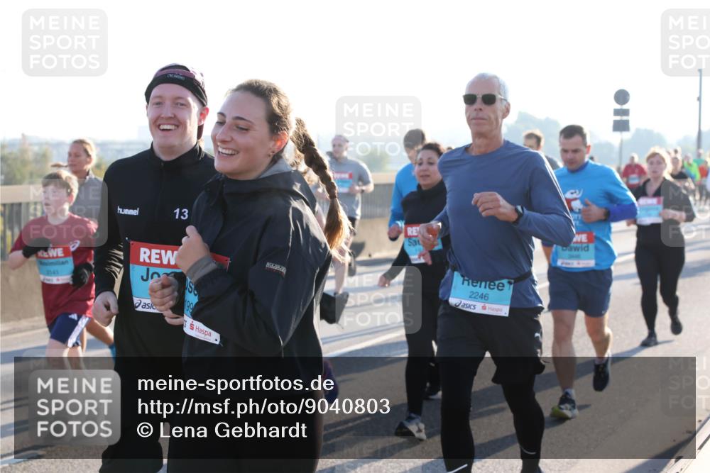 03.10.2025 - Köhlbrandbrückenlauf Lena Gebhardt http://msf.ph/oto/9040803 03.10.2025 09:25:15 Position 1 13, 2141, 2246 meine-sportfotos.de