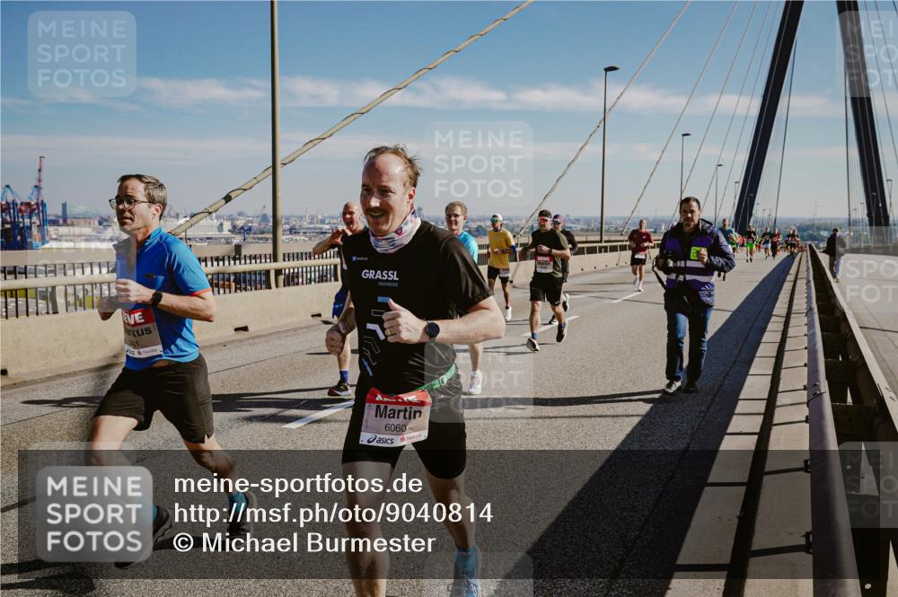 03.10.2025 - Köhlbrandbrückenlauf Michael Burmester http://msf.ph/oto/9040814 03.10.2025 12:21:59 Position 1 6060 meine-sportfotos.de