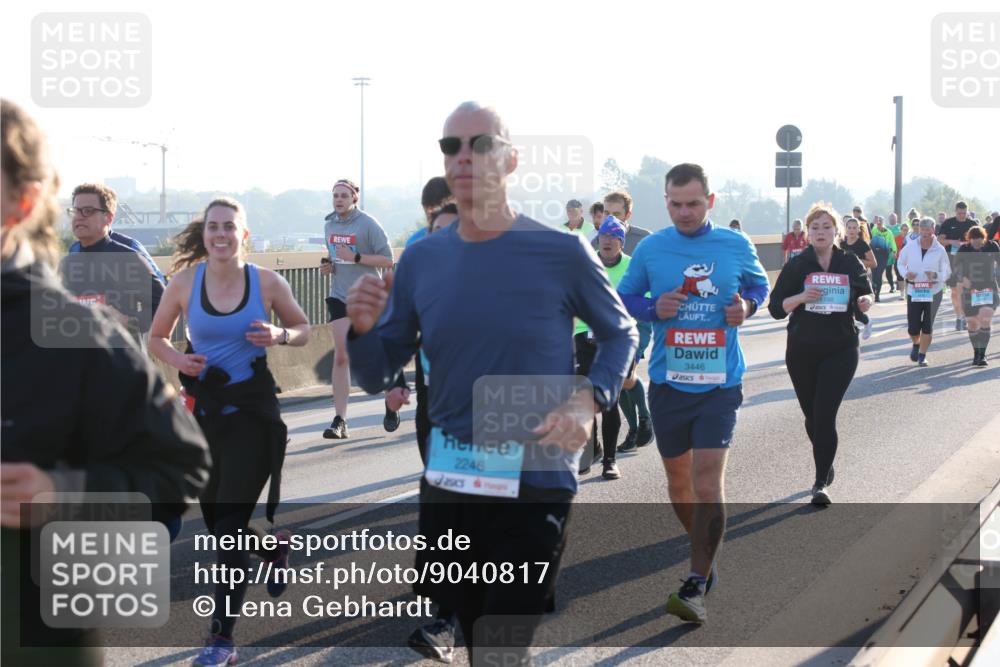 03.10.2025 - Köhlbrandbrückenlauf Lena Gebhardt http://msf.ph/oto/9040817 03.10.2025 09:25:15 Position 1 2246, 1748, 3446 meine-sportfotos.de