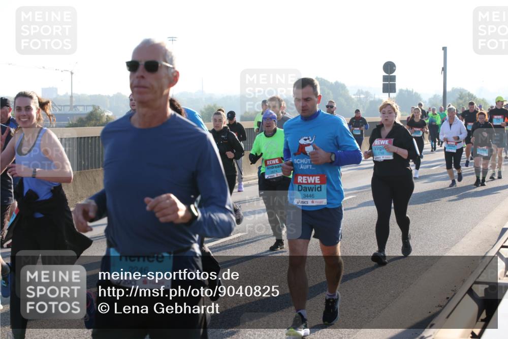 03.10.2025 - Köhlbrandbrückenlauf Lena Gebhardt http://msf.ph/oto/9040825 03.10.2025 09:25:16 Position 1 2246, 2674, 3446, 1748 meine-sportfotos.de