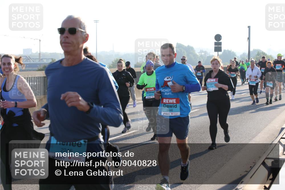 03.10.2025 - Köhlbrandbrückenlauf Lena Gebhardt http://msf.ph/oto/9040828 03.10.2025 09:25:16 Position 1 2246, 2674, 3446, 1748 meine-sportfotos.de