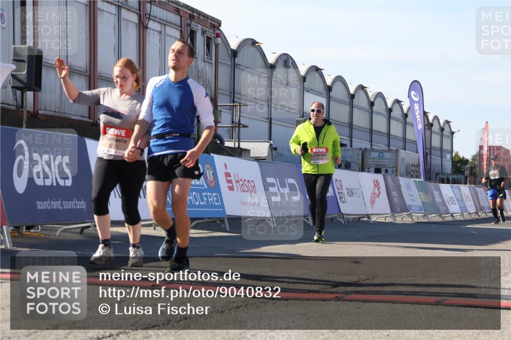 03.10.2025 - Köhlbrandbrückenlauf Luisa Fischer http://msf.ph/oto/9040832 03.10.2025 13:33:14 Ziel 4755, 4775, 4941, 5783, 6067, 6376 meine-sportfotos.de