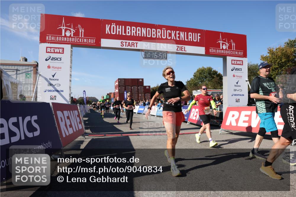 03.10.2025 - Köhlbrandbrückenlauf Lena Gebhardt http://msf.ph/oto/9040834 03.10.2025 13:16:59 Ziel 4168, 4331, 4359, 4605, 4861, 4978, 4982, 5033, 5053, 5087, 5099, 5100, 5166, 5302, 5385, 5386, 5453, 5467, 5840, 6286, 6474, 6623, 6626, 6658, 6697, 6785 meine-sportfotos.de
