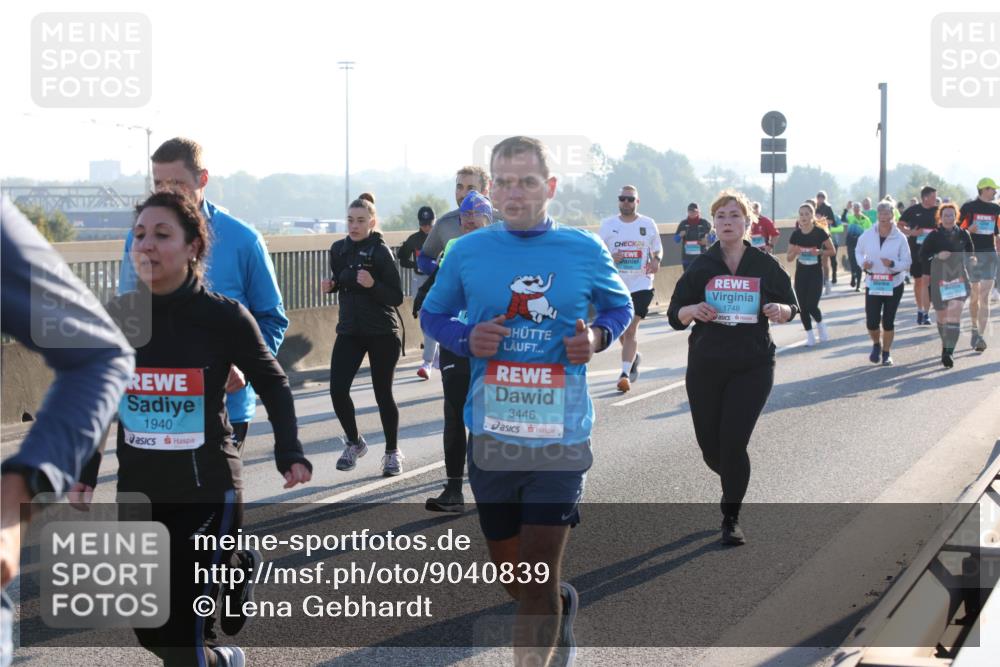 03.10.2025 - Köhlbrandbrückenlauf Lena Gebhardt http://msf.ph/oto/9040839 03.10.2025 09:25:16 Position 1 24, 1748, 1940, 3446 meine-sportfotos.de
