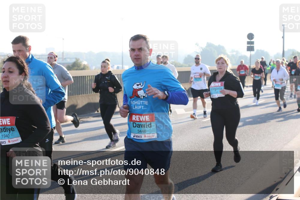 03.10.2025 - Köhlbrandbrückenlauf Lena Gebhardt http://msf.ph/oto/9040848 03.10.2025 09:25:16 Position 1 1940, 3446, 1748 meine-sportfotos.de