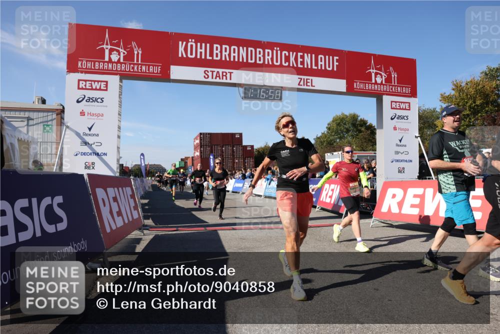 03.10.2025 - Köhlbrandbrückenlauf Lena Gebhardt http://msf.ph/oto/9040858 03.10.2025 13:16:59 Ziel 4168, 4331, 4359, 4605, 4861, 4978, 4982, 5033, 5053, 5087, 5099, 5100, 5166, 5302, 5385, 5386, 5453, 5467, 5840, 6286, 6474, 6623, 6626, 6658, 6697, 6785 meine-sportfotos.de