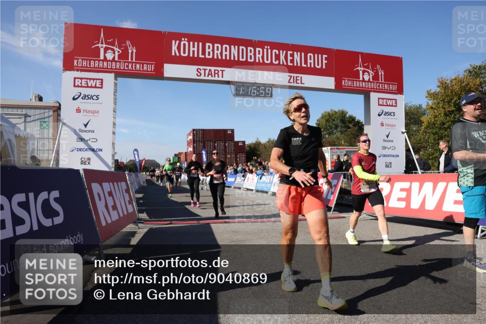 03.10.2025 - Köhlbrandbrückenlauf Lena Gebhardt http://msf.ph/oto/9040869 03.10.2025 13:16:59 Ziel 4168, 4331, 4359, 4605, 4861, 4978, 4982, 5033, 5053, 5087, 5099, 5100, 5166, 5302, 5385, 5386, 5453, 5467, 5840, 6286, 6474, 6623, 6626, 6658, 6697, 6785 meine-sportfotos.de