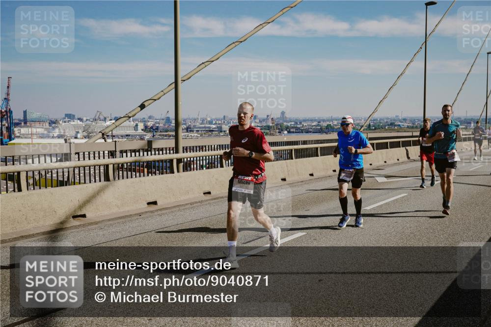 03.10.2025 - Köhlbrandbrückenlauf Michael Burmester http://msf.ph/oto/9040871 03.10.2025 12:22:04 Position 1 6373 meine-sportfotos.de