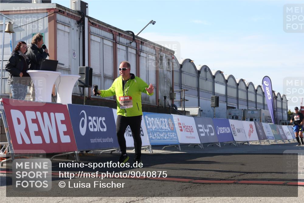 03.10.2025 - Köhlbrandbrückenlauf Luisa Fischer http://msf.ph/oto/9040875 03.10.2025 13:33:16 Ziel 4755, 4775, 5783, 6376 meine-sportfotos.de