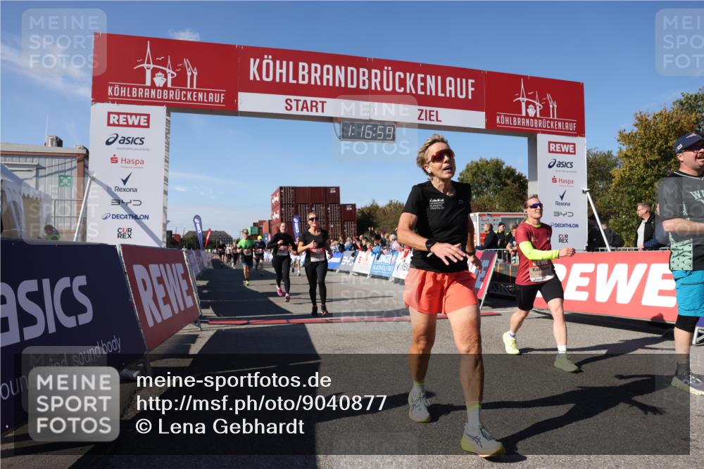 03.10.2025 - Köhlbrandbrückenlauf Lena Gebhardt http://msf.ph/oto/9040877 03.10.2025 13:16:59 Ziel 4168, 4331, 4359, 4605, 4861, 4978, 4982, 5033, 5053, 5087, 5099, 5100, 5166, 5302, 5385, 5386, 5453, 5467, 5840, 6286, 6474, 6623, 6626, 6658, 6697, 6785 meine-sportfotos.de
