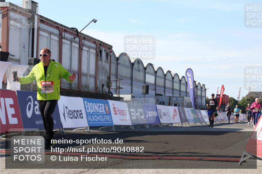 03.10.2025 - Köhlbrandbrückenlauf Luisa Fischer http://msf.ph/oto/9040882 03.10.2025 13:33:16 Ziel 4755, 4775, 5783, 6376 meine-sportfotos.de