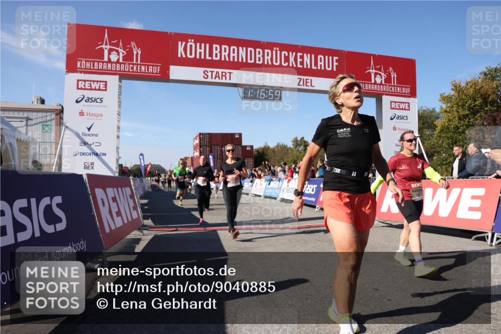 03.10.2025 - Köhlbrandbrückenlauf Lena Gebhardt http://msf.ph/oto/9040885 03.10.2025 13:17:00 Ziel 4168, 4242, 4331, 4359, 4605, 4861, 4978, 4982, 5033, 5053, 5087, 5100, 5166, 5302, 5385, 5386, 5453, 5467, 5840, 6286, 6474, 6623, 6626, 6658 meine-sportfotos.de
