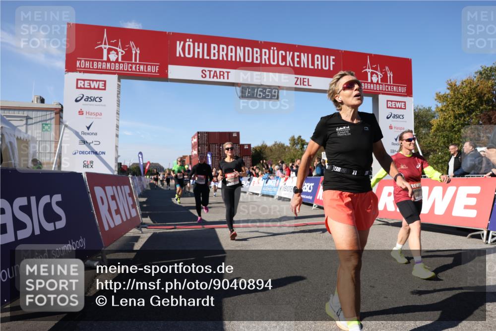 03.10.2025 - Köhlbrandbrückenlauf Lena Gebhardt http://msf.ph/oto/9040894 03.10.2025 13:17:00 Ziel 4168, 4242, 4331, 4359, 4605, 4861, 4978, 4982, 5033, 5053, 5087, 5100, 5166, 5302, 5385, 5386, 5453, 5467, 5840, 6286, 6474, 6623, 6626, 6658 meine-sportfotos.de