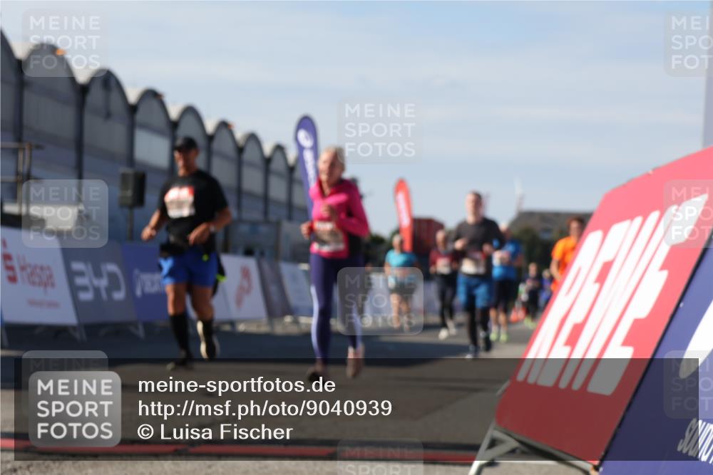 03.10.2025 - Köhlbrandbrückenlauf Luisa Fischer http://msf.ph/oto/9040939 03.10.2025 13:33:22 Ziel 4755, 4775, 5211, 5413, 5549, 5783, 6276 meine-sportfotos.de