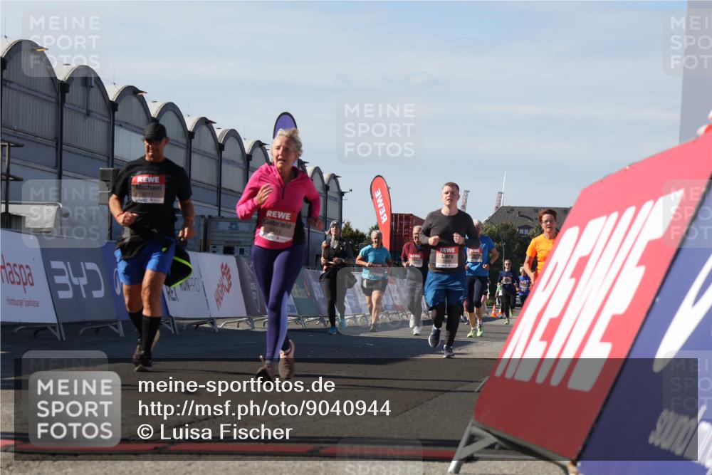 03.10.2025 - Köhlbrandbrückenlauf Luisa Fischer http://msf.ph/oto/9040944 03.10.2025 13:33:22 Ziel 4755, 4775, 5211, 5413, 5549, 5783, 6276 meine-sportfotos.de