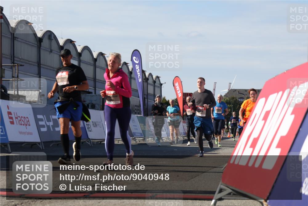 03.10.2025 - Köhlbrandbrückenlauf Luisa Fischer http://msf.ph/oto/9040948 03.10.2025 13:33:23 Ziel 4755, 4775, 5211, 5413, 5549, 5783, 6276 meine-sportfotos.de