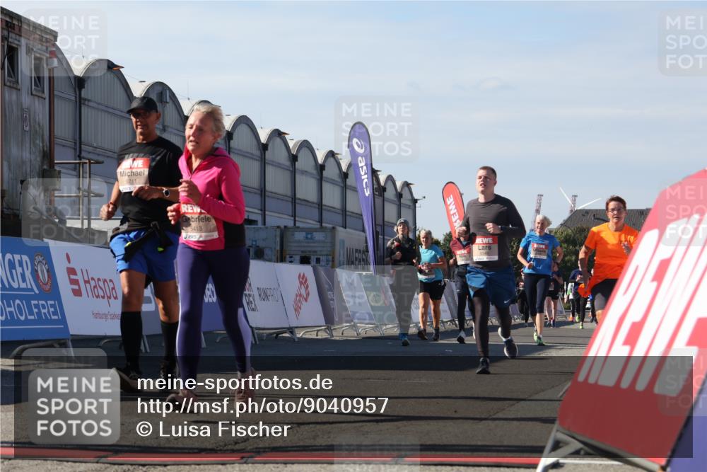 03.10.2025 - Köhlbrandbrückenlauf Luisa Fischer http://msf.ph/oto/9040957 03.10.2025 13:33:23 Ziel 4755, 4775, 5211, 5413, 5549, 5783, 6276 meine-sportfotos.de
