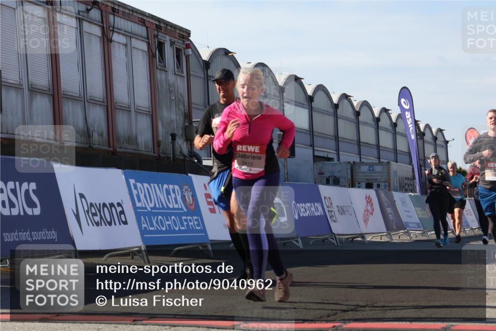03.10.2025 - Köhlbrandbrückenlauf Luisa Fischer http://msf.ph/oto/9040962 03.10.2025 13:33:24 Ziel 4755, 4775, 5211, 5413, 5549, 5783, 6276 meine-sportfotos.de