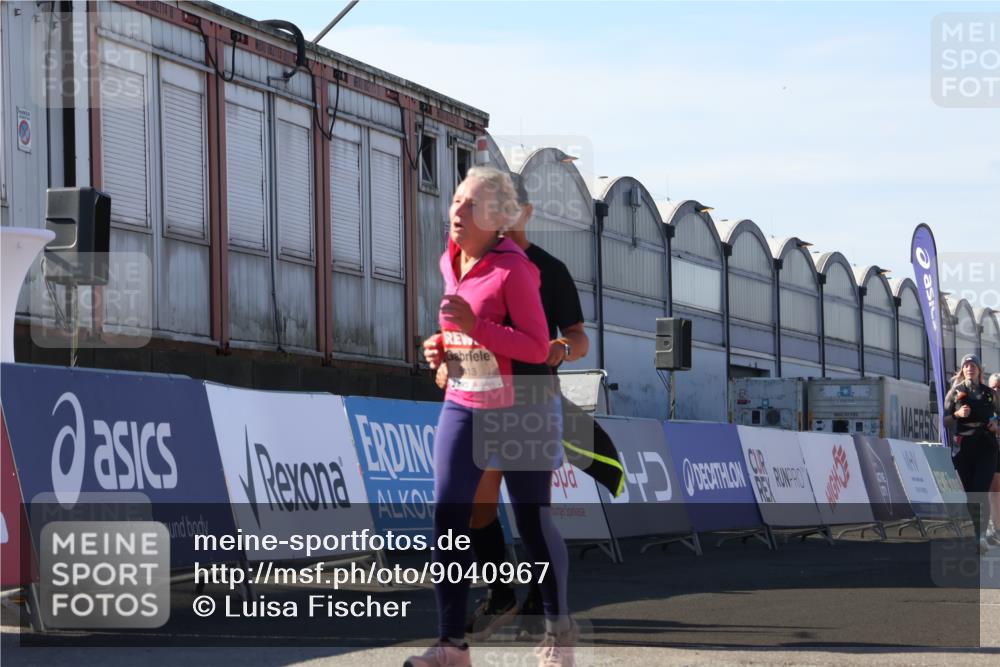 03.10.2025 - Köhlbrandbrückenlauf Luisa Fischer http://msf.ph/oto/9040967 03.10.2025 13:33:24 Ziel 4755, 4775, 5211, 5413, 5549, 5783, 6276 meine-sportfotos.de
