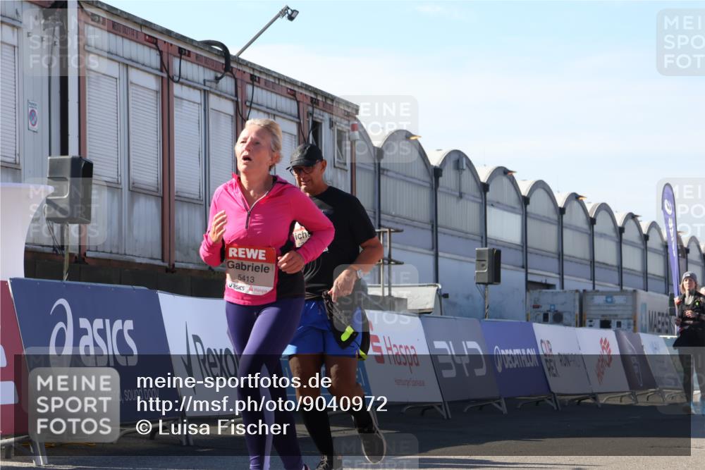03.10.2025 - Köhlbrandbrückenlauf Luisa Fischer http://msf.ph/oto/9040972 03.10.2025 13:33:24 Ziel 4755, 4775, 5211, 5413, 5549, 5783, 6276 meine-sportfotos.de