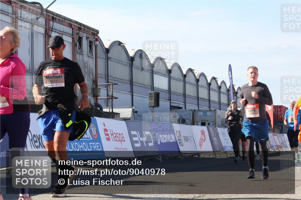 03.10.2025 - Köhlbrandbrückenlauf Luisa Fischer http://msf.ph/oto/9040978 03.10.2025 13:33:25 Ziel 4755, 4775, 5211, 5413, 5549, 5783, 6276 meine-sportfotos.de