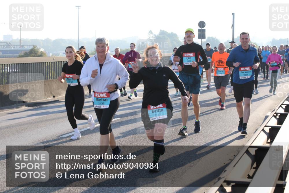 03.10.2025 - Köhlbrandbrückenlauf Lena Gebhardt http://msf.ph/oto/9040984 03.10.2025 09:25:21 Position 1 2, 3125, 2436, 2116, 1539, 2451 meine-sportfotos.de