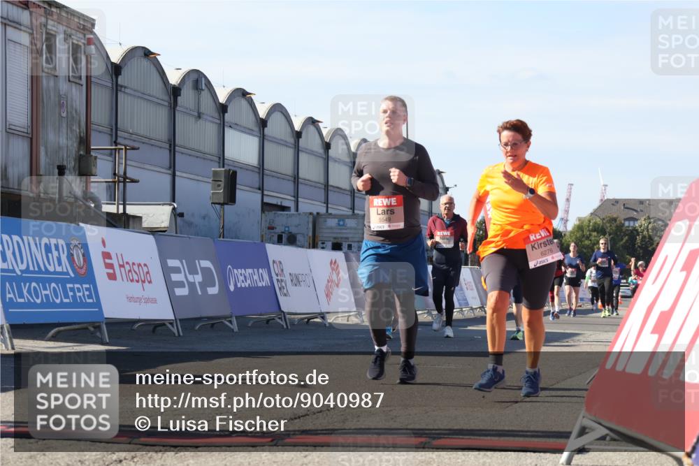 03.10.2025 - Köhlbrandbrückenlauf Luisa Fischer http://msf.ph/oto/9040987 03.10.2025 13:33:25 Ziel 4755, 4775, 5211, 5413, 5549, 5783, 6276 meine-sportfotos.de