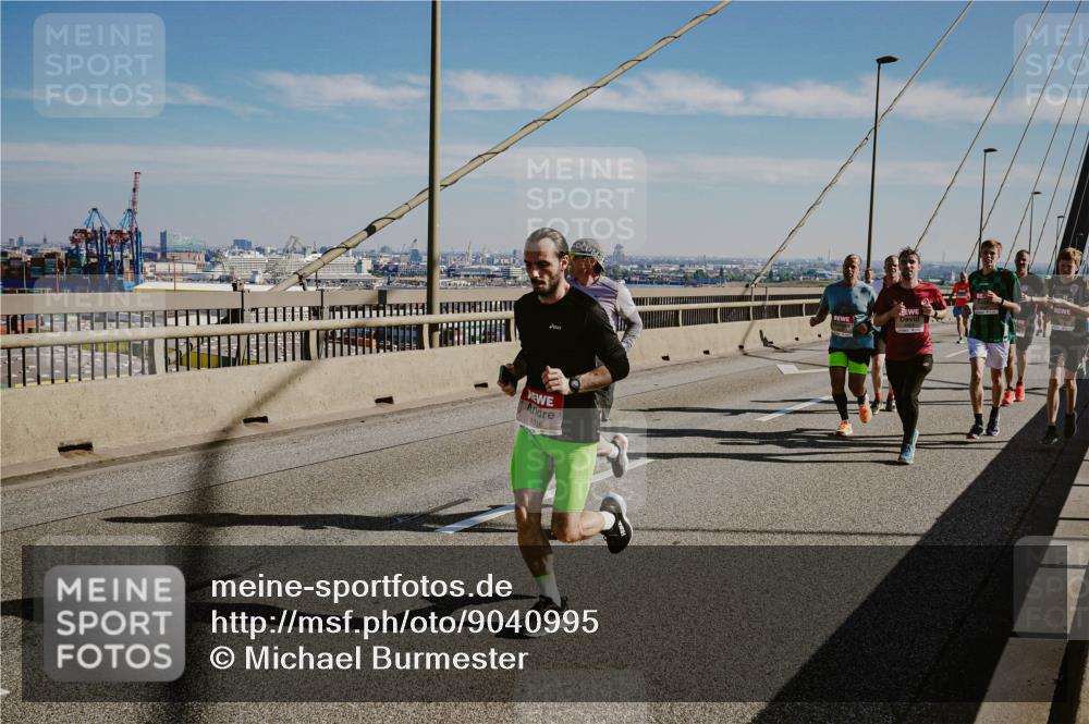 03.10.2025 - Köhlbrandbrückenlauf Michael Burmester http://msf.ph/oto/9040995 03.10.2025 12:22:12 Position 1  meine-sportfotos.de