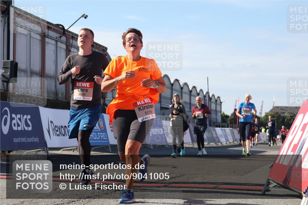 03.10.2025 - Köhlbrandbrückenlauf Luisa Fischer http://msf.ph/oto/9041005 03.10.2025 13:33:27 Ziel 4006, 5179, 5211, 5281, 5413, 5549, 5783, 6094, 6276 meine-sportfotos.de