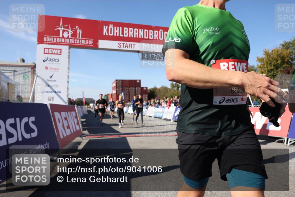 03.10.2025 - Köhlbrandbrückenlauf Lena Gebhardt http://msf.ph/oto/9041006 03.10.2025 13:17:05 Ziel 4242, 4331, 4359, 4361, 4861, 4978, 4982, 5033, 5073, 5087, 5090, 5100, 5302, 5479, 5667, 5840, 6474, 6623, 6626, 6658 meine-sportfotos.de