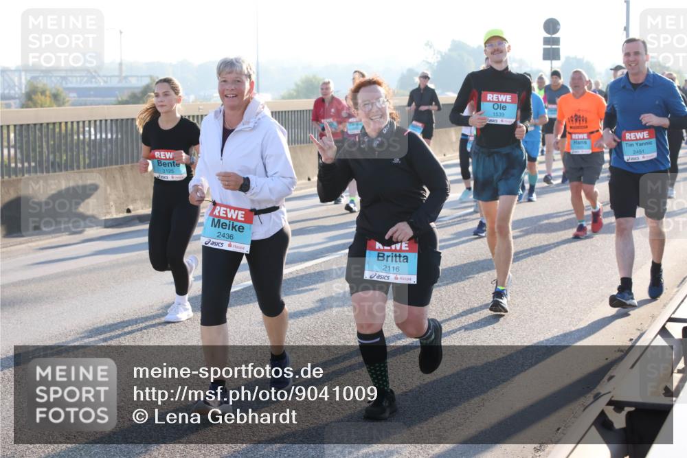 03.10.2025 - Köhlbrandbrückenlauf Lena Gebhardt http://msf.ph/oto/9041009 03.10.2025 09:25:21 Position 1 3125, 2436, 2116, 1539, 2451 meine-sportfotos.de
