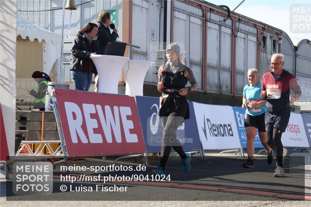 03.10.2025 - Köhlbrandbrückenlauf Luisa Fischer http://msf.ph/oto/9041024 03.10.2025 13:33:31 Ziel 4006, 5179, 5211, 5281, 5413, 5546, 5549, 6094, 6276 meine-sportfotos.de