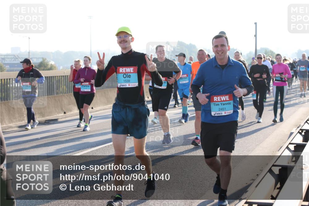 03.10.2025 - Köhlbrandbrückenlauf Lena Gebhardt http://msf.ph/oto/9041040 03.10.2025 09:25:23 Position 1 1539, 2451 meine-sportfotos.de