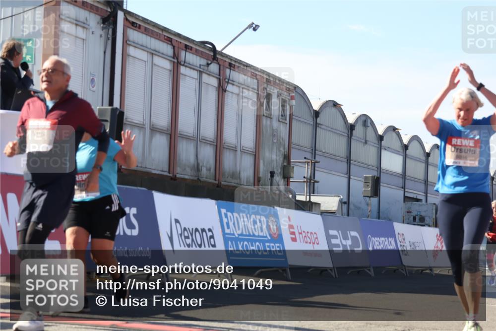 03.10.2025 - Köhlbrandbrückenlauf Luisa Fischer http://msf.ph/oto/9041049 03.10.2025 13:33:32 Ziel 4006, 4744, 5179, 5211, 5281, 5413, 5546, 5549, 6094, 6276 meine-sportfotos.de