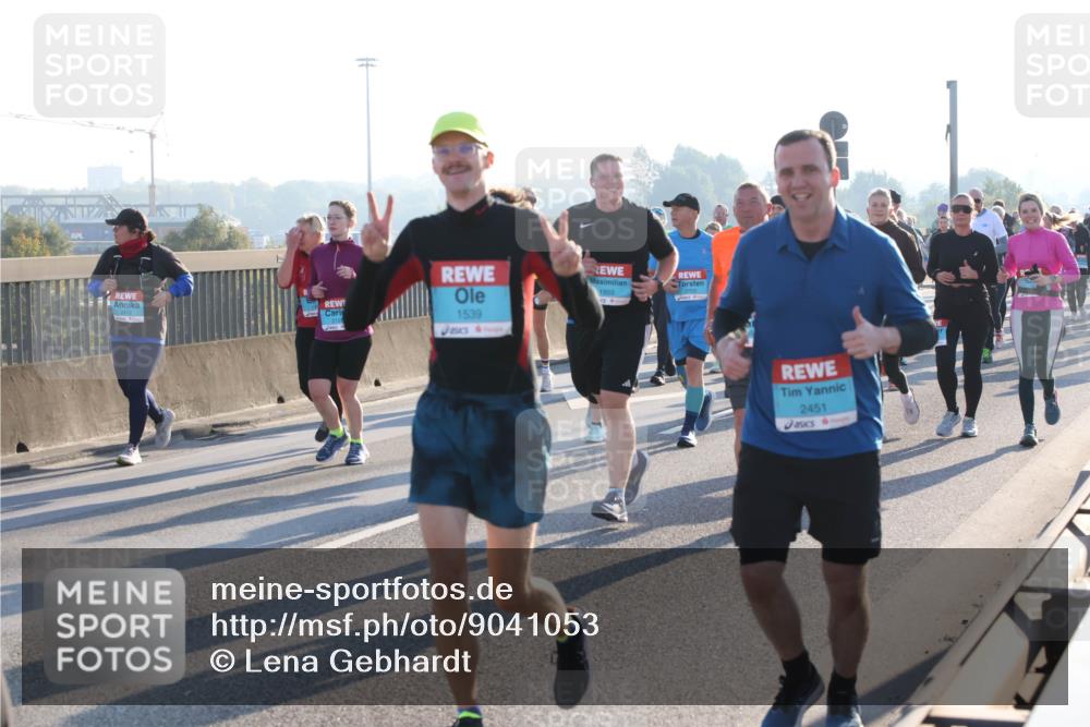 03.10.2025 - Köhlbrandbrückenlauf Lena Gebhardt http://msf.ph/oto/9041053 03.10.2025 09:25:23 Position 1 1539, 1855, 2451 meine-sportfotos.de