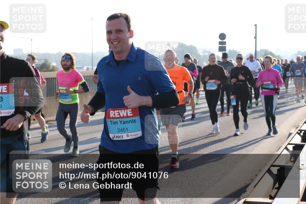 03.10.2025 - Köhlbrandbrückenlauf Lena Gebhardt http://msf.ph/oto/9041076 03.10.2025 09:25:24 Position 1 9, 2209, 2451 meine-sportfotos.de