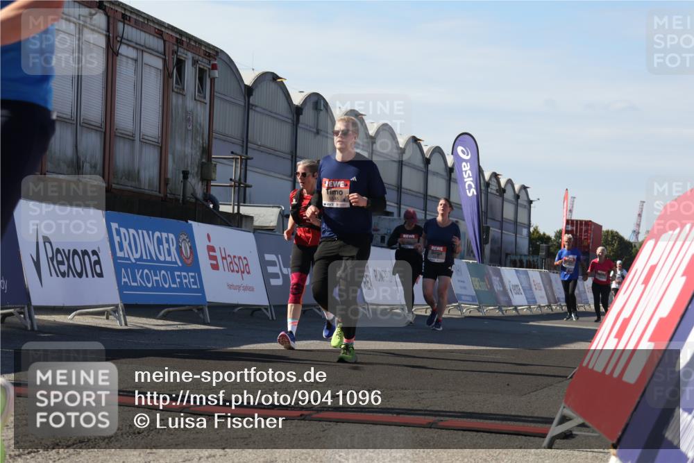 03.10.2025 - Köhlbrandbrückenlauf Luisa Fischer http://msf.ph/oto/9041096 03.10.2025 13:33:35 Ziel 4006, 4744, 5179, 5211, 5281, 5413, 5546, 5549, 5579, 6094, 6276, 6734 meine-sportfotos.de