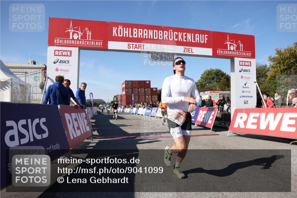03.10.2025 - Köhlbrandbrückenlauf Lena Gebhardt http://msf.ph/oto/9041099 03.10.2025 12:57:44 Ziel 4032, 4037, 4076, 4105, 5960, 6122, 6371, 6809 meine-sportfotos.de
