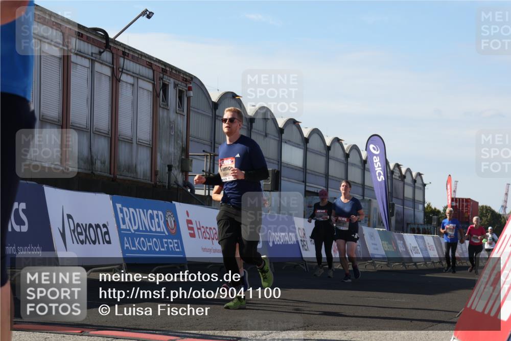 03.10.2025 - Köhlbrandbrückenlauf Luisa Fischer http://msf.ph/oto/9041100 03.10.2025 13:33:35 Ziel 4006, 4744, 5179, 5211, 5281, 5413, 5546, 5549, 5579, 6094, 6276, 6734 meine-sportfotos.de
