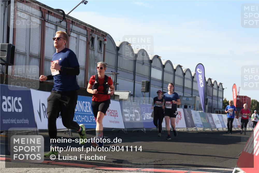 03.10.2025 - Köhlbrandbrückenlauf Luisa Fischer http://msf.ph/oto/9041114 03.10.2025 13:33:36 Ziel 4006, 4744, 5179, 5211, 5281, 5367, 5546, 5549, 5579, 6094, 6276, 6734 meine-sportfotos.de