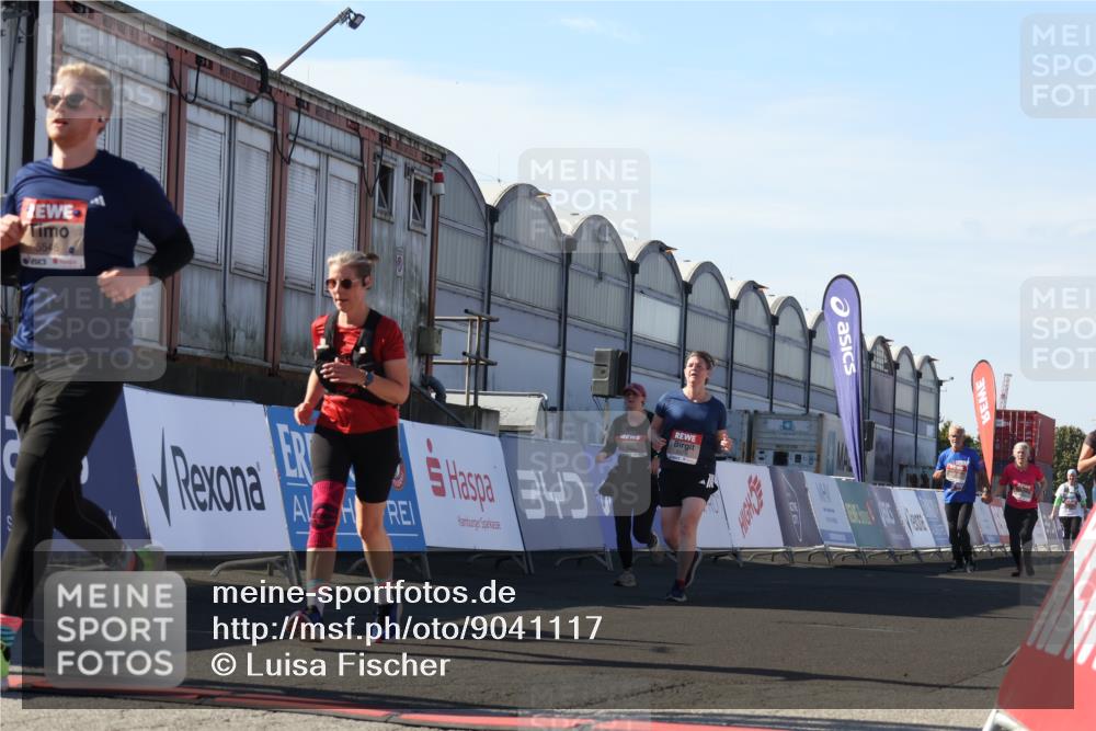 03.10.2025 - Köhlbrandbrückenlauf Luisa Fischer http://msf.ph/oto/9041117 03.10.2025 13:33:36 Ziel 4006, 4744, 5179, 5211, 5281, 5367, 5546, 5549, 5579, 6094, 6276, 6734 meine-sportfotos.de