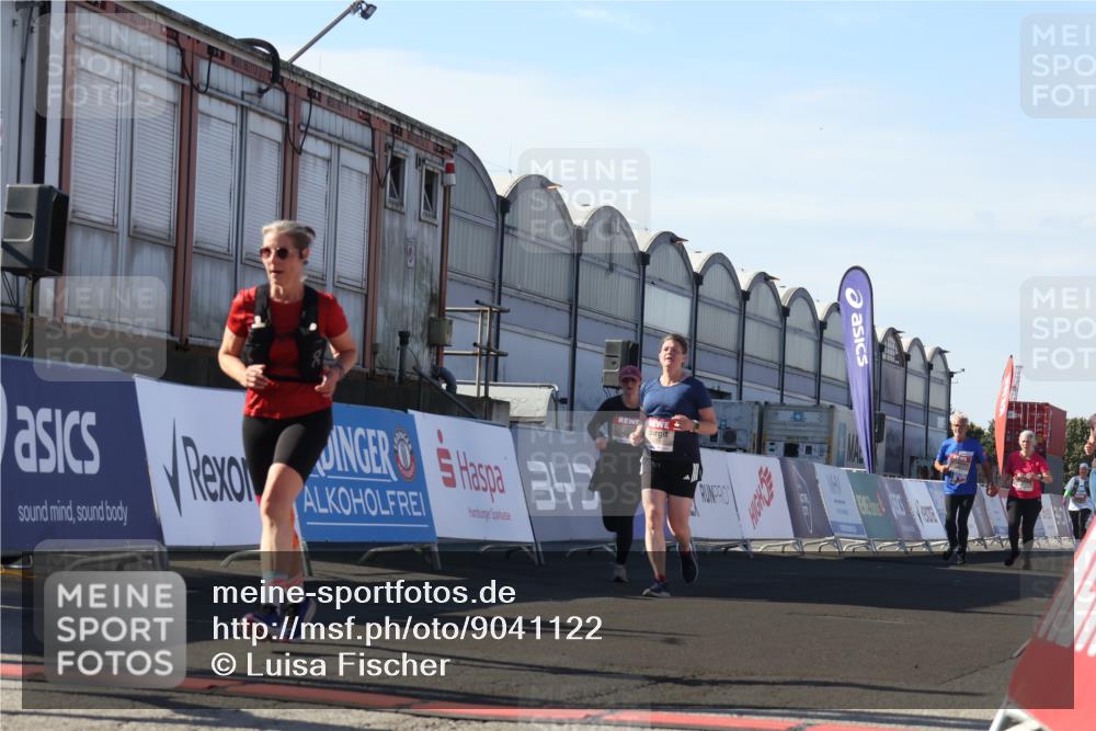 03.10.2025 - Köhlbrandbrückenlauf Luisa Fischer http://msf.ph/oto/9041122 03.10.2025 13:33:37 Ziel 4006, 4744, 5179, 5281, 5367, 5546, 5549, 5579, 6094, 6276, 6734 meine-sportfotos.de