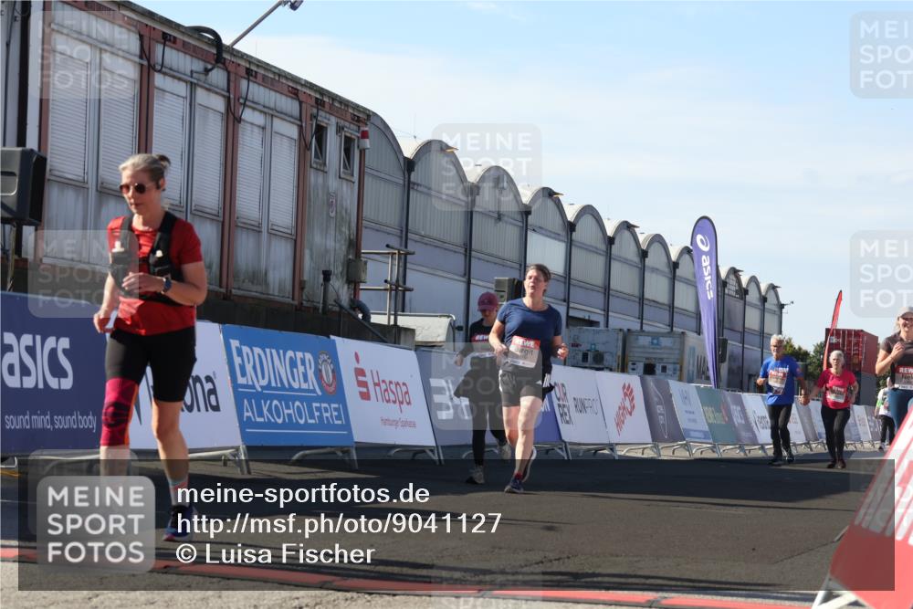 03.10.2025 - Köhlbrandbrückenlauf Luisa Fischer http://msf.ph/oto/9041127 03.10.2025 13:33:37 Ziel 4006, 4744, 5179, 5281, 5367, 5546, 5549, 5579, 6094, 6276, 6734 meine-sportfotos.de