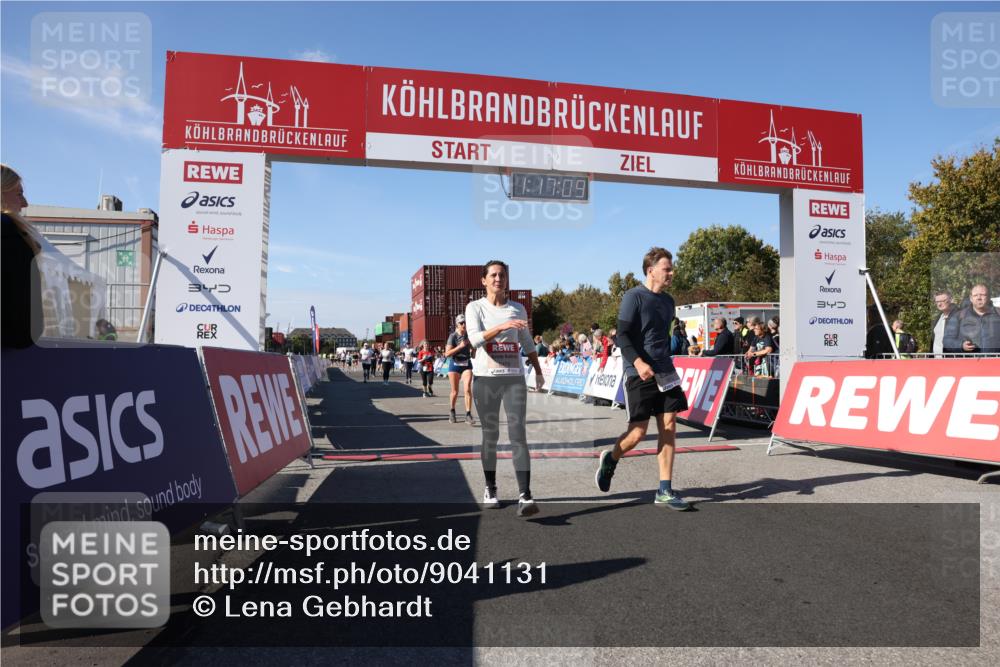 03.10.2025 - Köhlbrandbrückenlauf Lena Gebhardt http://msf.ph/oto/9041131 03.10.2025 13:17:10 Ziel 4242, 4331, 4361, 4404, 4861, 4978, 4982, 5033, 5073, 5087, 5090, 5429, 5479, 5544, 5667, 6431, 6623, 6626 meine-sportfotos.de