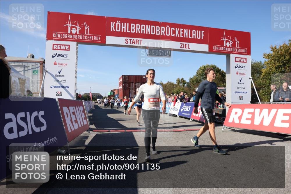 03.10.2025 - Köhlbrandbrückenlauf Lena Gebhardt http://msf.ph/oto/9041135 03.10.2025 13:17:10 Ziel 4242, 4331, 4361, 4404, 4861, 4978, 4982, 5033, 5073, 5087, 5090, 5429, 5479, 5544, 5667, 6431, 6623, 6626 meine-sportfotos.de