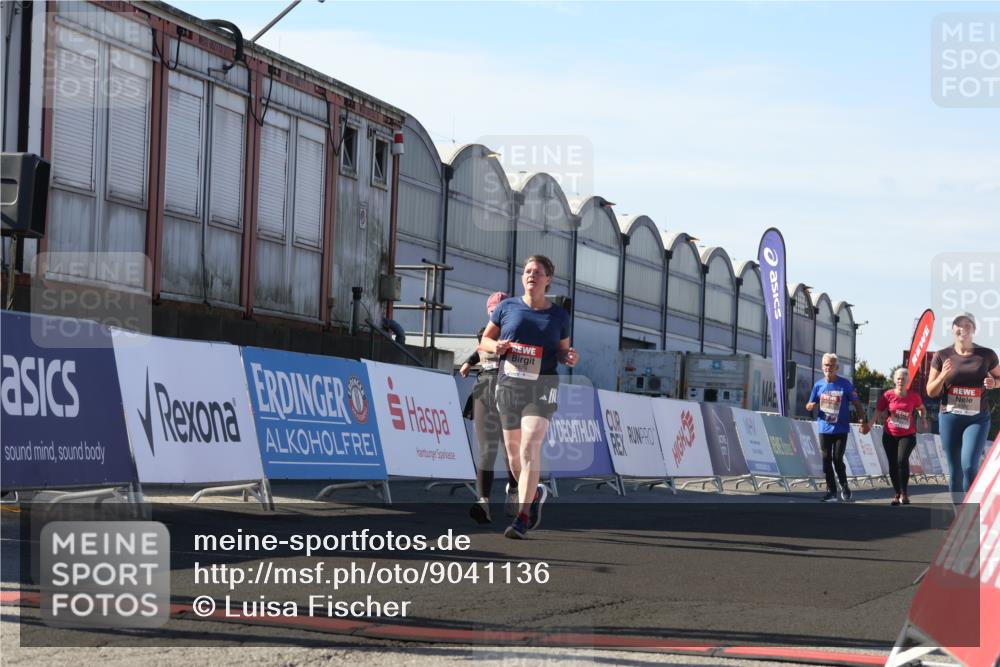 03.10.2025 - Köhlbrandbrückenlauf Luisa Fischer http://msf.ph/oto/9041136 03.10.2025 13:33:38 Ziel 4006, 4744, 5179, 5281, 5367, 5546, 5549, 5579, 6094, 6734 meine-sportfotos.de