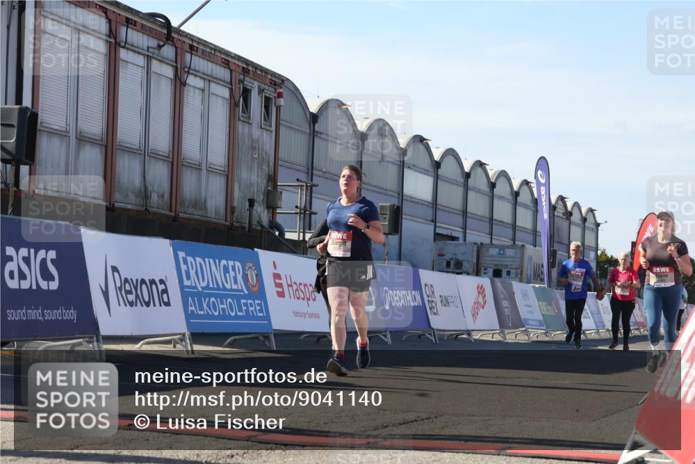 03.10.2025 - Köhlbrandbrückenlauf Luisa Fischer http://msf.ph/oto/9041140 03.10.2025 13:33:38 Ziel 4006, 4744, 5179, 5281, 5367, 5546, 5549, 5579, 6094, 6734 meine-sportfotos.de