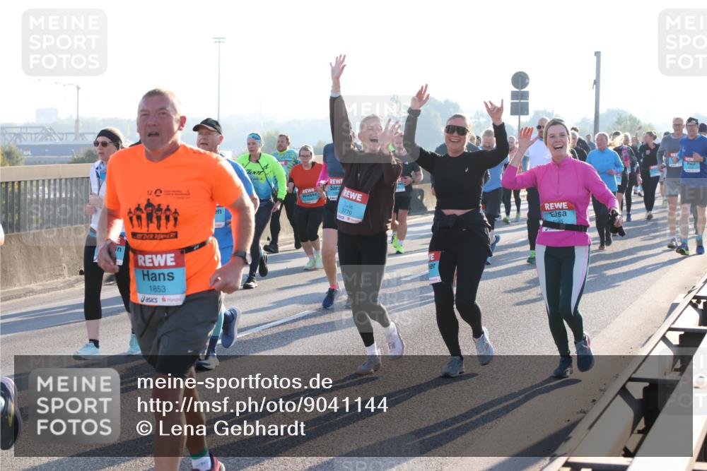 03.10.2025 - Köhlbrandbrückenlauf Lena Gebhardt http://msf.ph/oto/9041144 03.10.2025 09:25:25 Position 1 12, 1853, 3770, 1585 meine-sportfotos.de